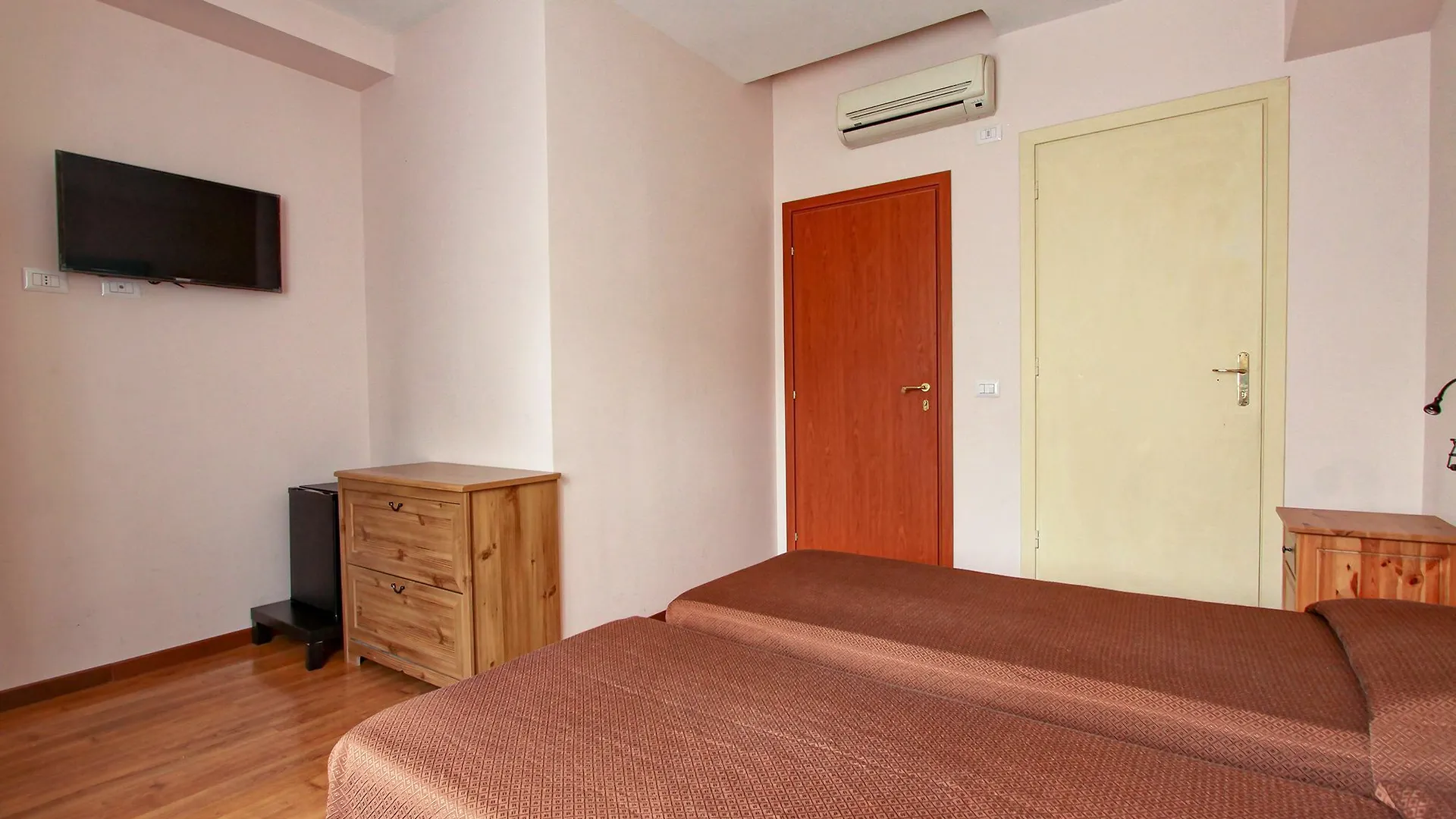 *** Guest house Vacanze A Roma Italy